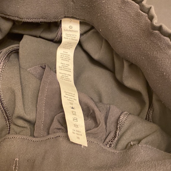 Lululemon - Picture 3 of 3